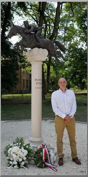 Tóth Dávid szobrászmûvész