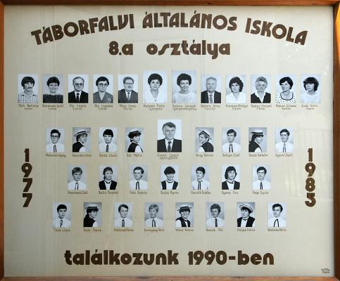 1985. 8.a