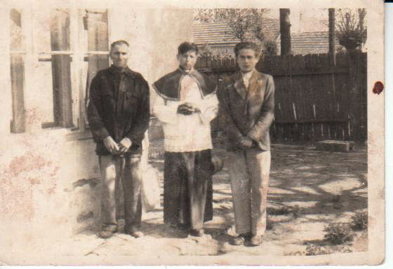 Bali bácsi sekrestyés, Pekker Mátyás ministráns, Schenk István kiskántor (1955)